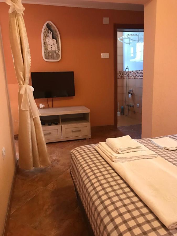 Holiday Home Orange Utjeha Exterior foto